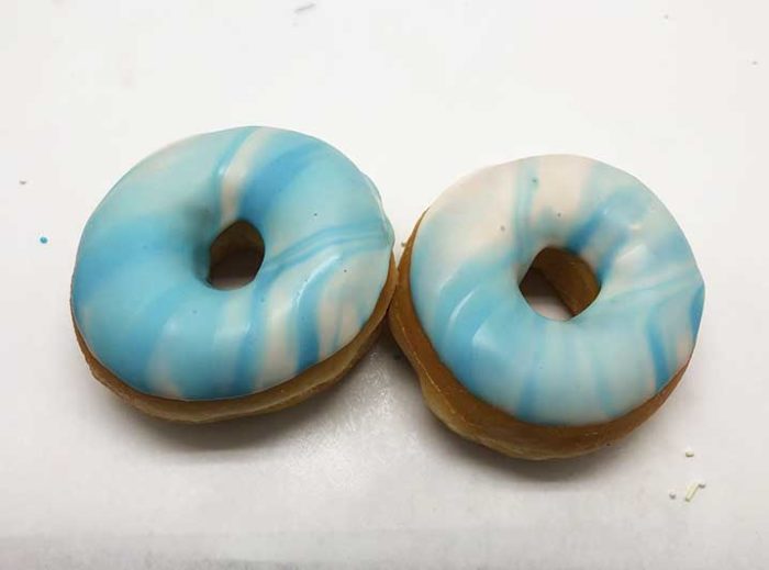 Blauw-Wit Donut box - Blauw-witte parelmoer dip - JJ Donuts