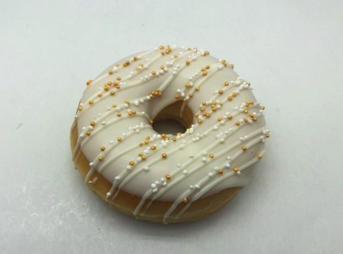 Bruidsdonut Witte Lijnen en parelmix – bruiloft donut 2019 – JJ Donuts