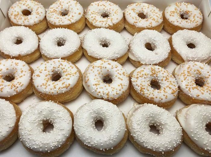 Witte Bruiloft Mini Donut box zonder ringen - JJ Donuts