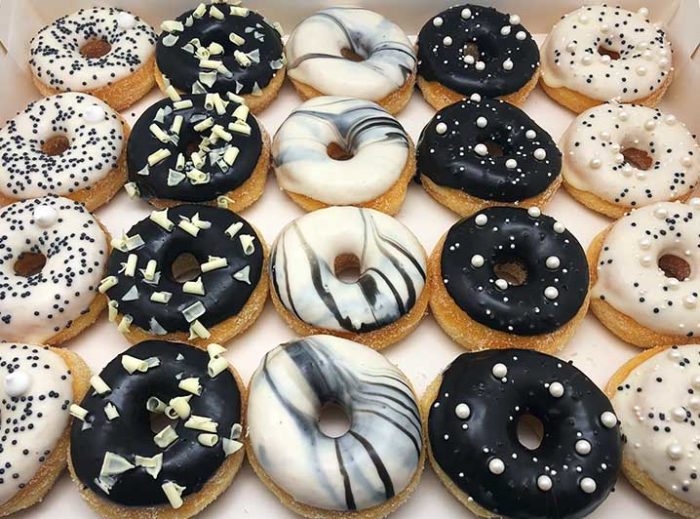 Black and White Mini Donut box foto 2 - JJ Donuts