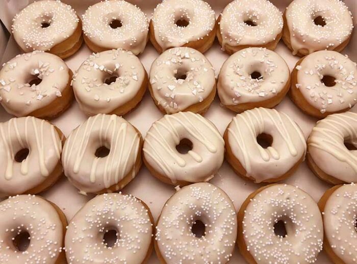 Bruiloft Thema Color Donut box - wit - JJ Donuts